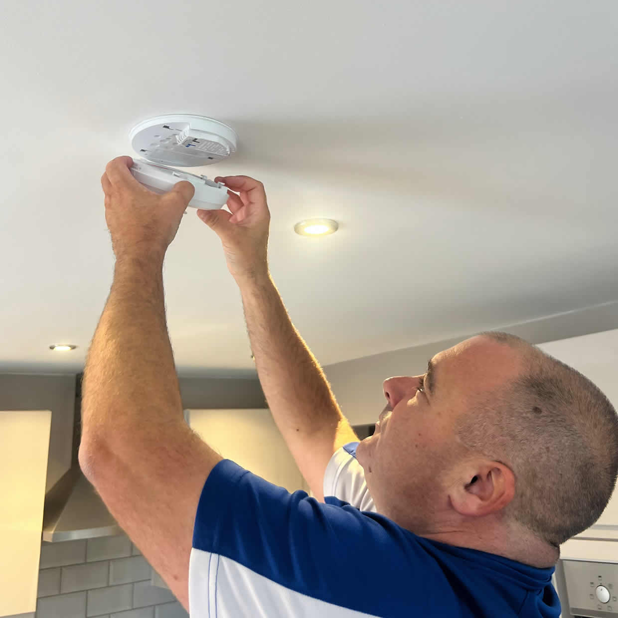 Smoke alarm installation service in Boston